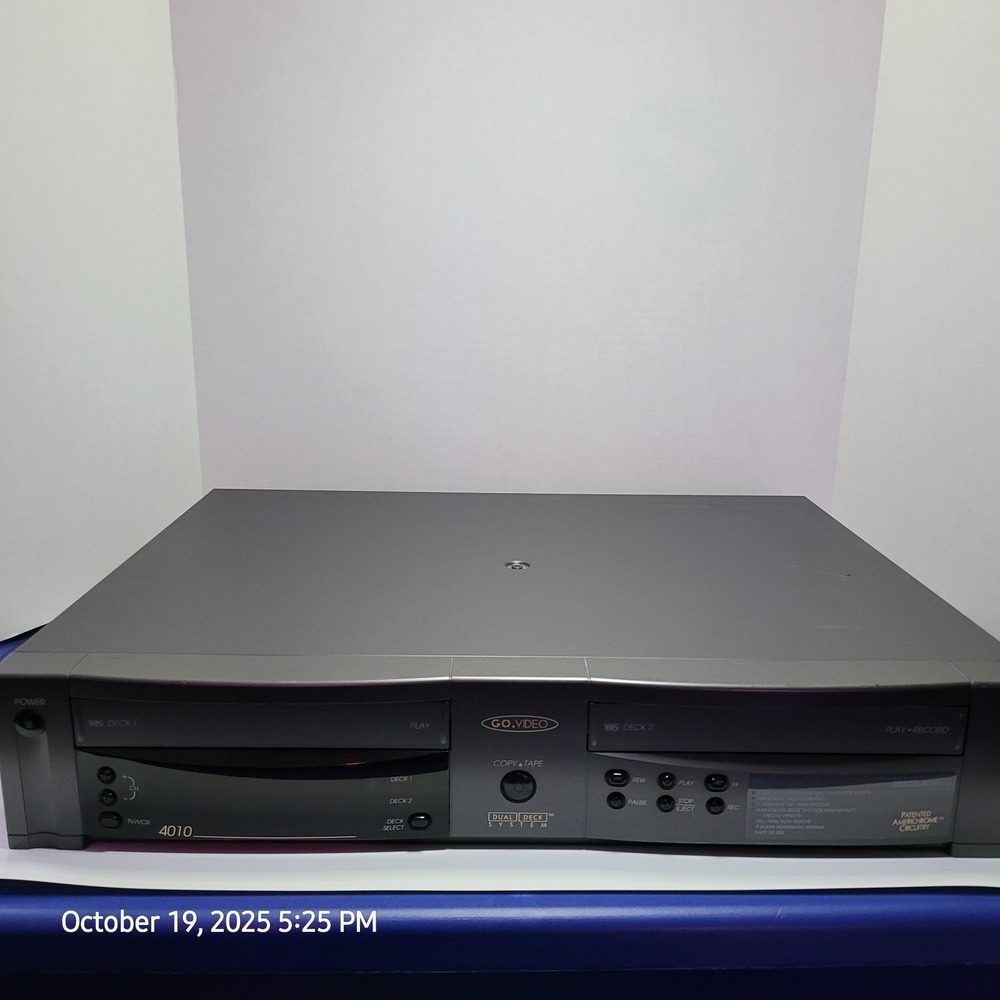 Go Video Dual Deck System VHS VCR‎ Tape Recorder GV4010 Powers On For Parts